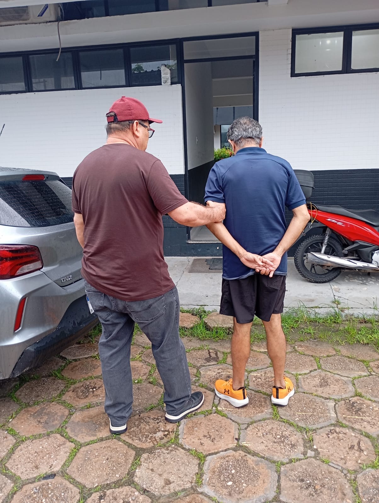 Homem é preso por importunação sexual dentro de ônibus na UFPA, em Belém