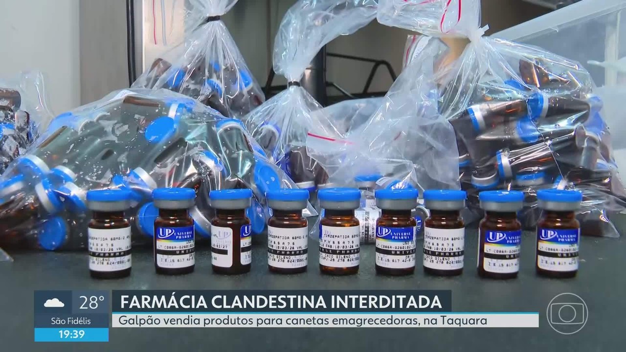 Prefeitura interdita galpão clandestino que manipulava Monjauro na Zona Sudoeste do Rio, e 10 são levados para delegacia