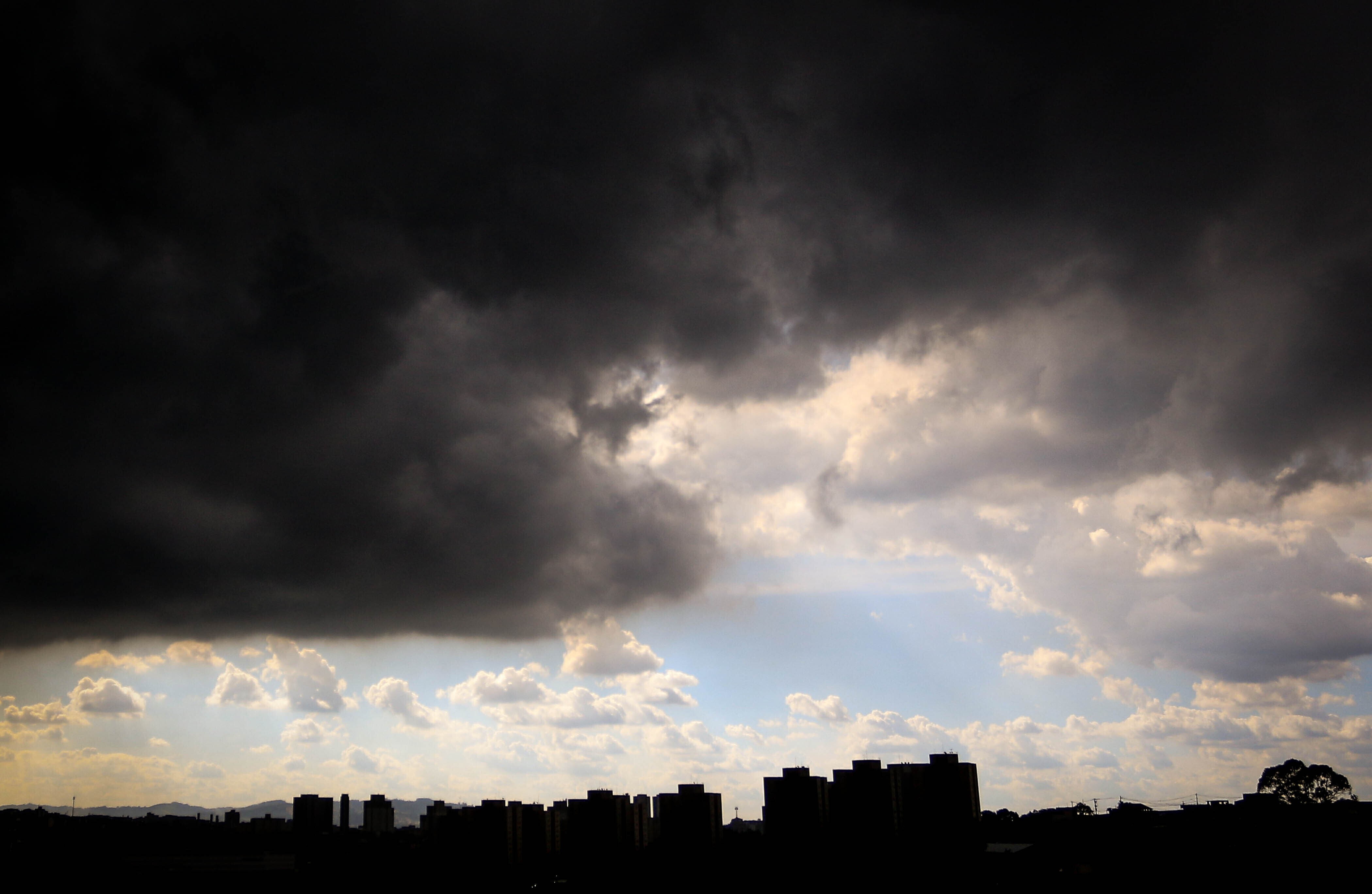 Cidade de SP entra em estado de atenção para alagamentos por causa de chuva nesta quinta