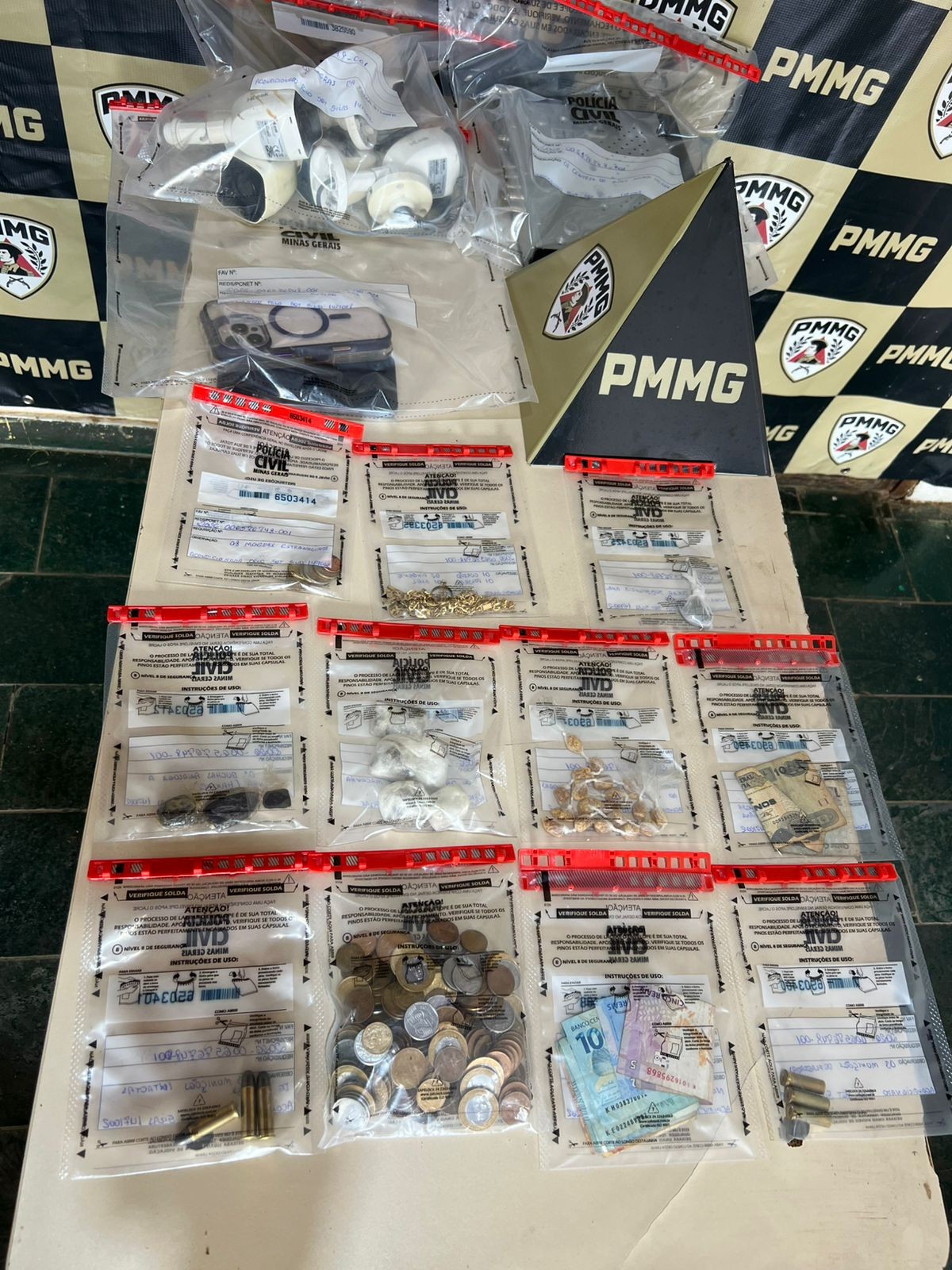 Homem é preso após ameaçar companheira e fugir para matagal com arma na zona rural de Capitão Andrade