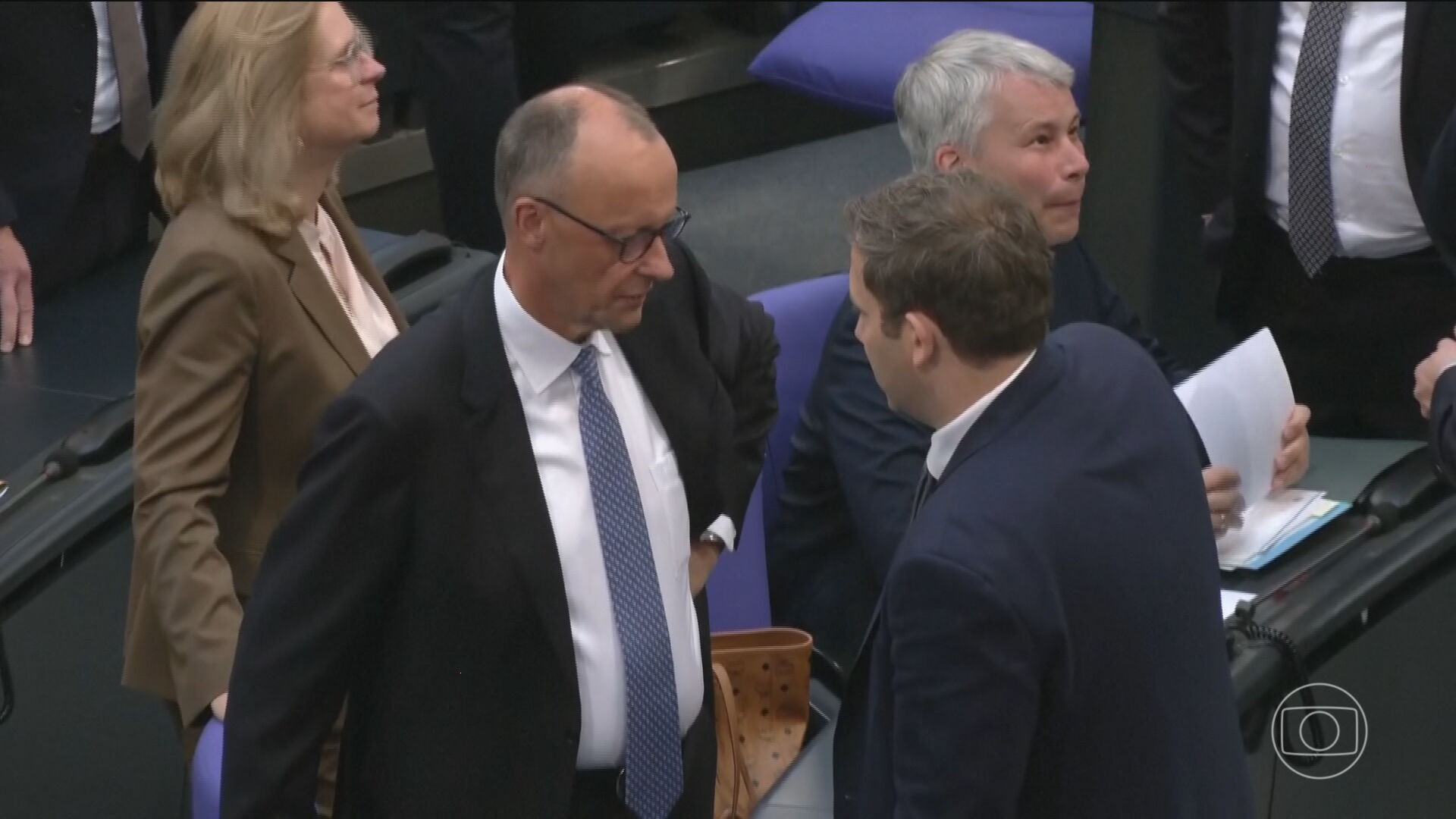 Conservador Friedrich Merz toma posse como primeiro-ministro da Alemanha
