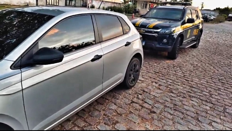 Homem foi preso por receptação de veículo alugado de forma irregular — Foto: Reprodução/PRF