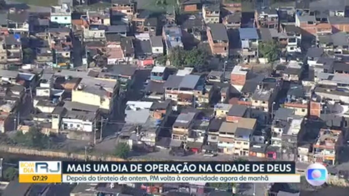PM faz operação na Cidade de Deus e na Gardênia Azul, Zona Oeste do Rio ...