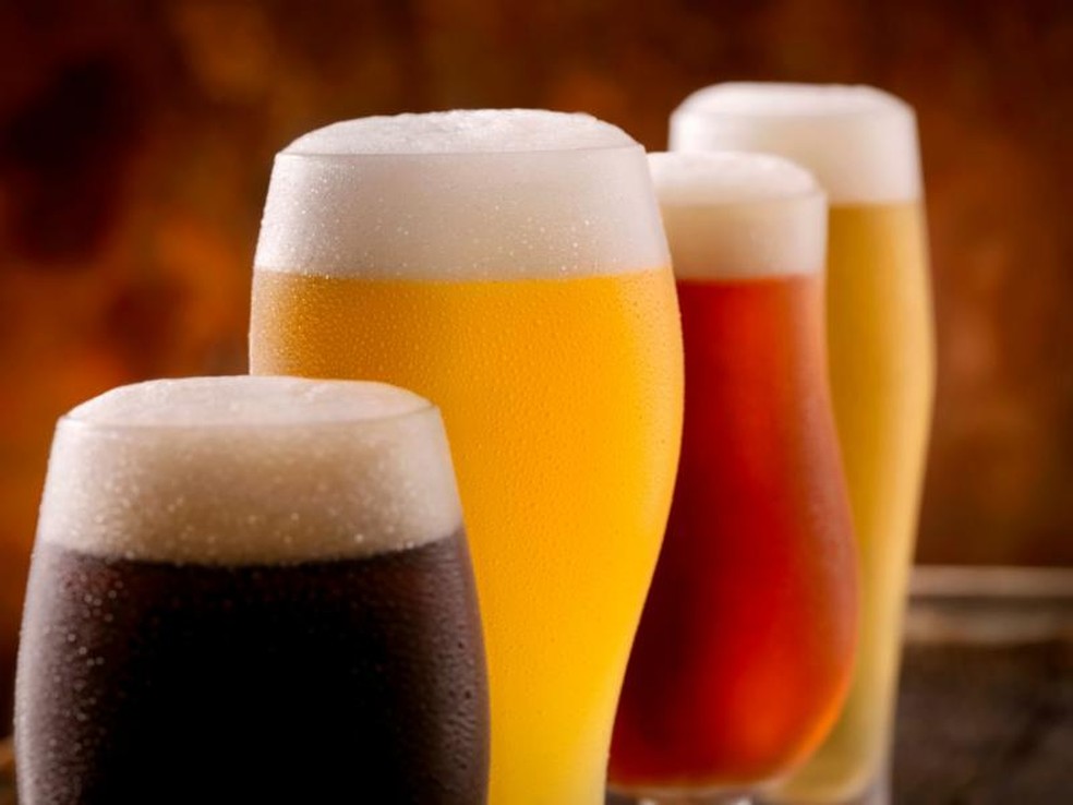 Os níveis de ácidos alfa no lúpulo, que conferem à cerveja seu sabor amargo característico, estão diminuindo — Foto: Getty Images via BBC