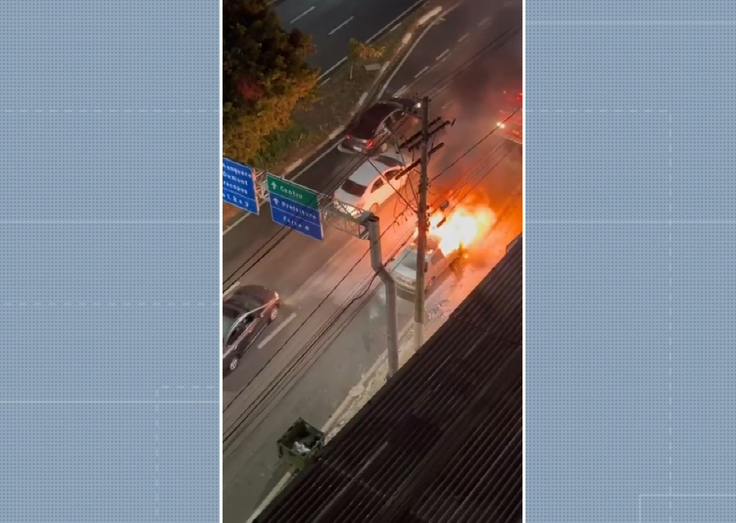 Motorista é avisado que carro estava pegando fogo e consegue sair ileso em Campinas; VÍDEO