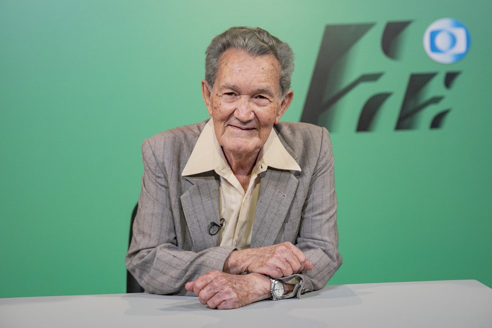 Léo Batista nas gravações dos 50 anos do Esporte Espetacular — Foto: Globo/Divulgação
