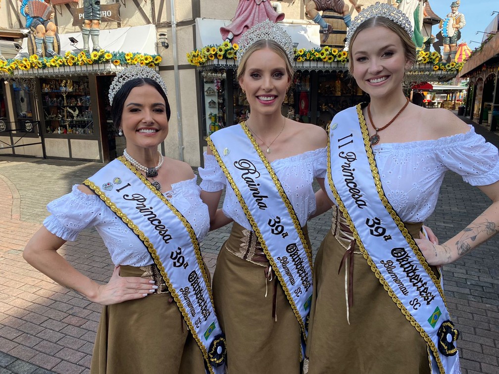 Pin em ideias para festa coroa de princesa