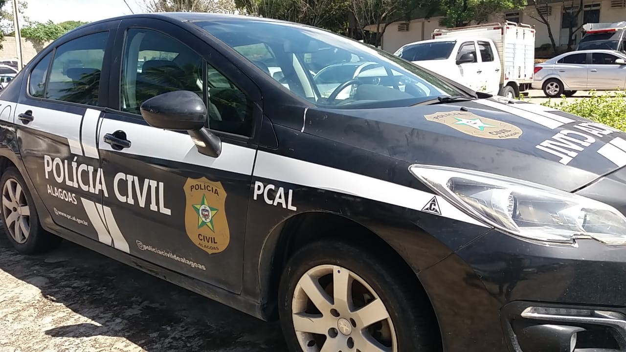Presa em cartório, falsa corretora usava perucas para aplicar golpe na venda de imóveis em Maceió