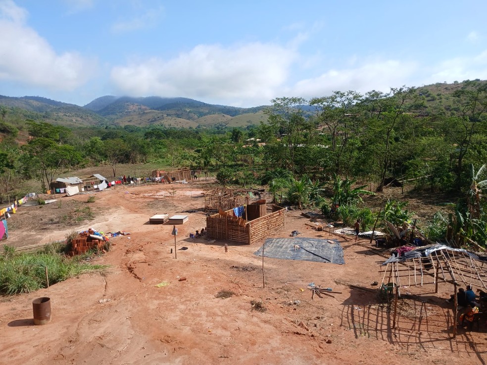 Chuva causou estragos na aldeia Escola Floresta, na comunidade de Itamunheque — Foto: Divulgação