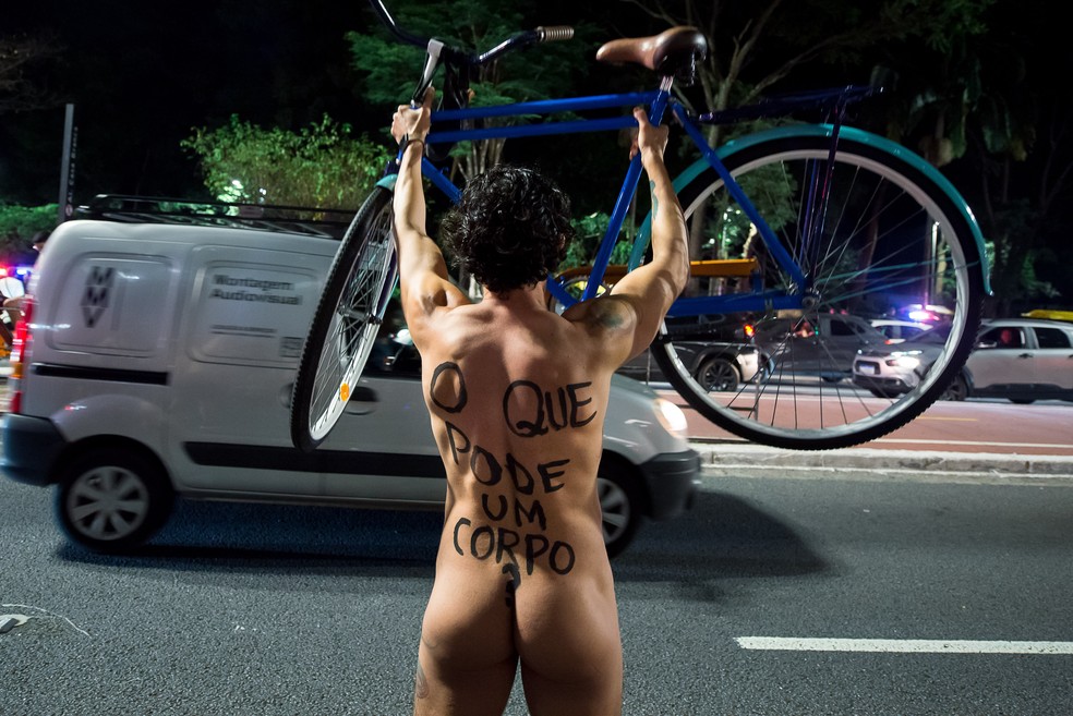 O objectivo é promover a segurança dos ciclistas e pedestres no transito. — Foto: Foto: VINCENT BOSSON/FOTOARENA/ESTADÃO CONTEÚDO