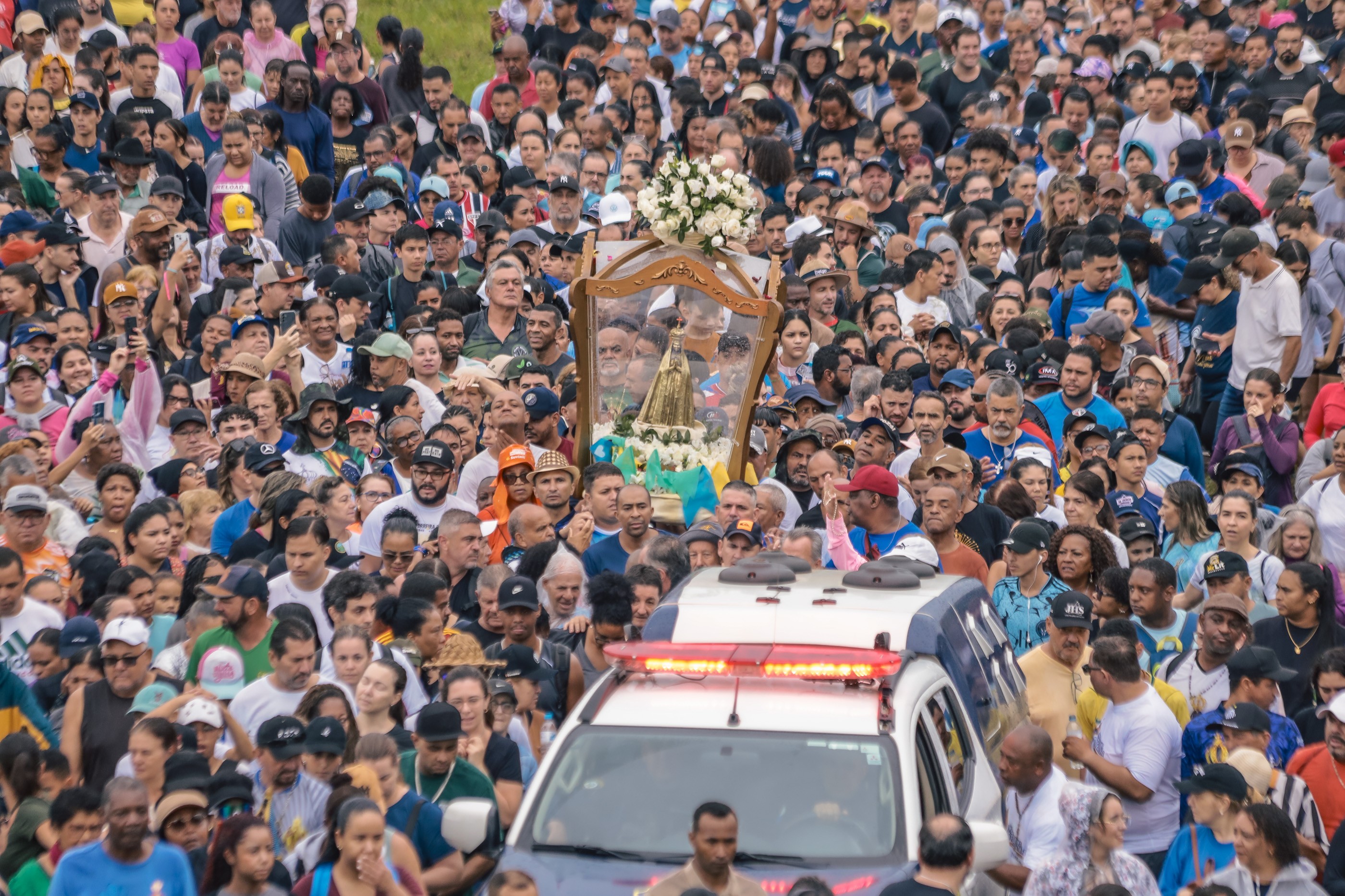 Romaria de Nossa Senhora Aparecida em Ribeirão Preto, SP, reúne milhares; veja fotos