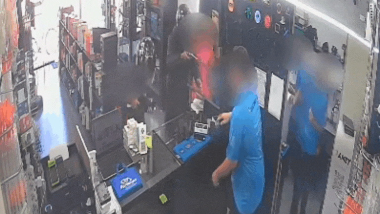 Dupla que roubou loja de celulares e R$ 100 mil é indiciada em Pitangui