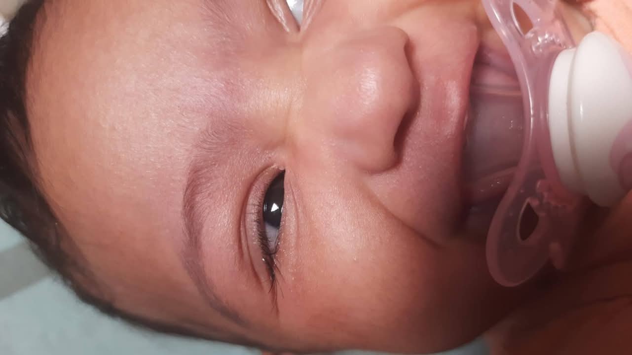 Após filha morrer por complicações do VSR, mãe engravida novamente e recebe no SUS vacina que não pôde pagar na primeira gestação