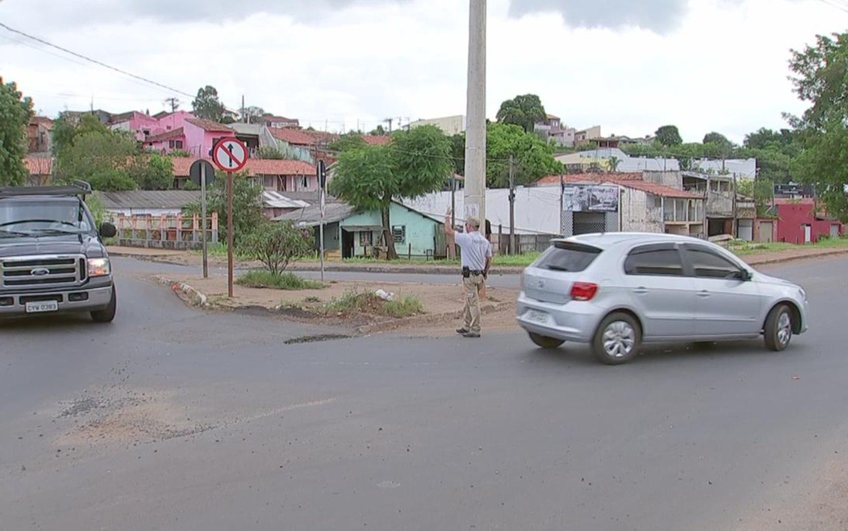 Interdição em rua de ponte que caiu traz prejuízos, afirmam comerciantes 