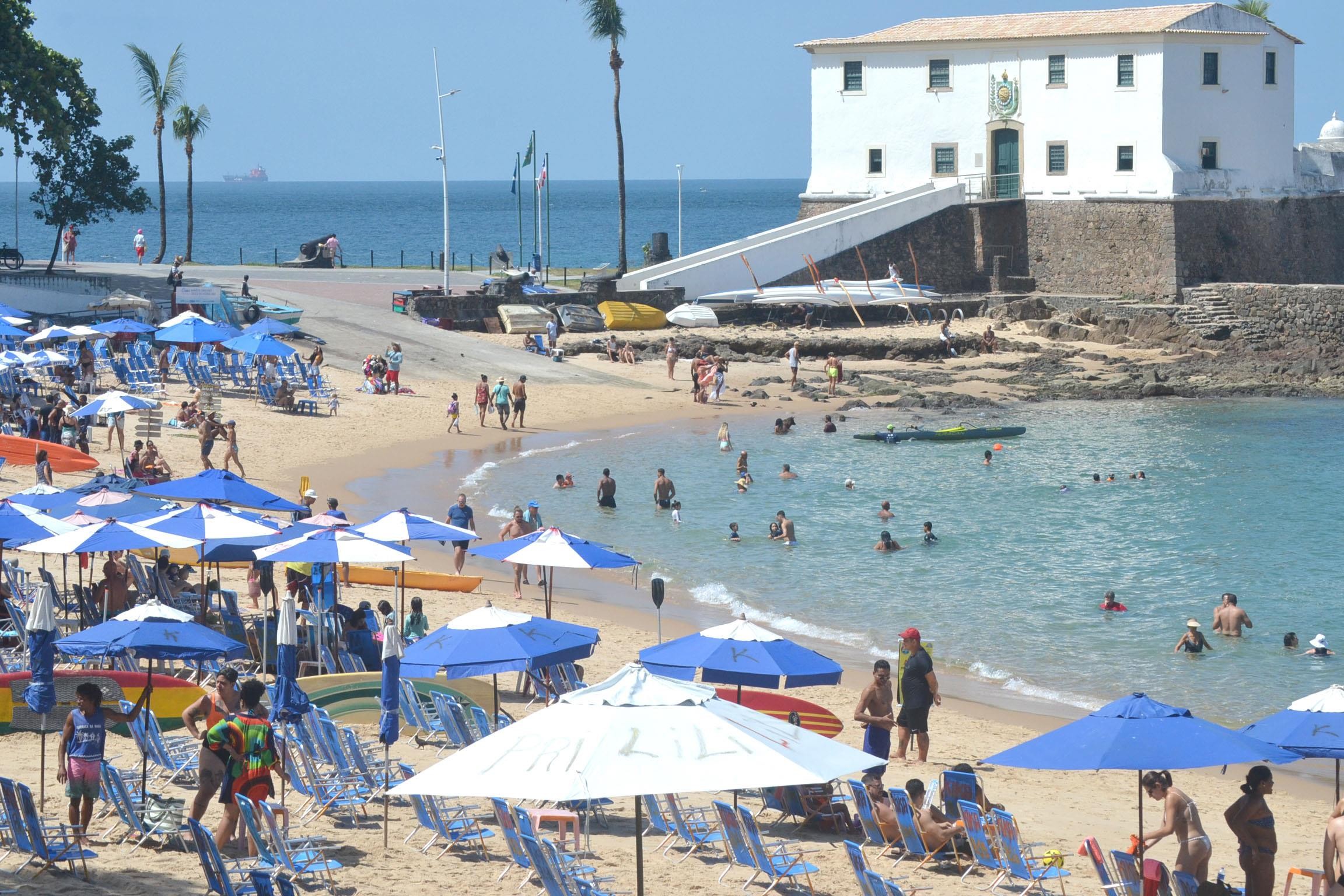Idoso de 72 anos morre em praia de Salvador