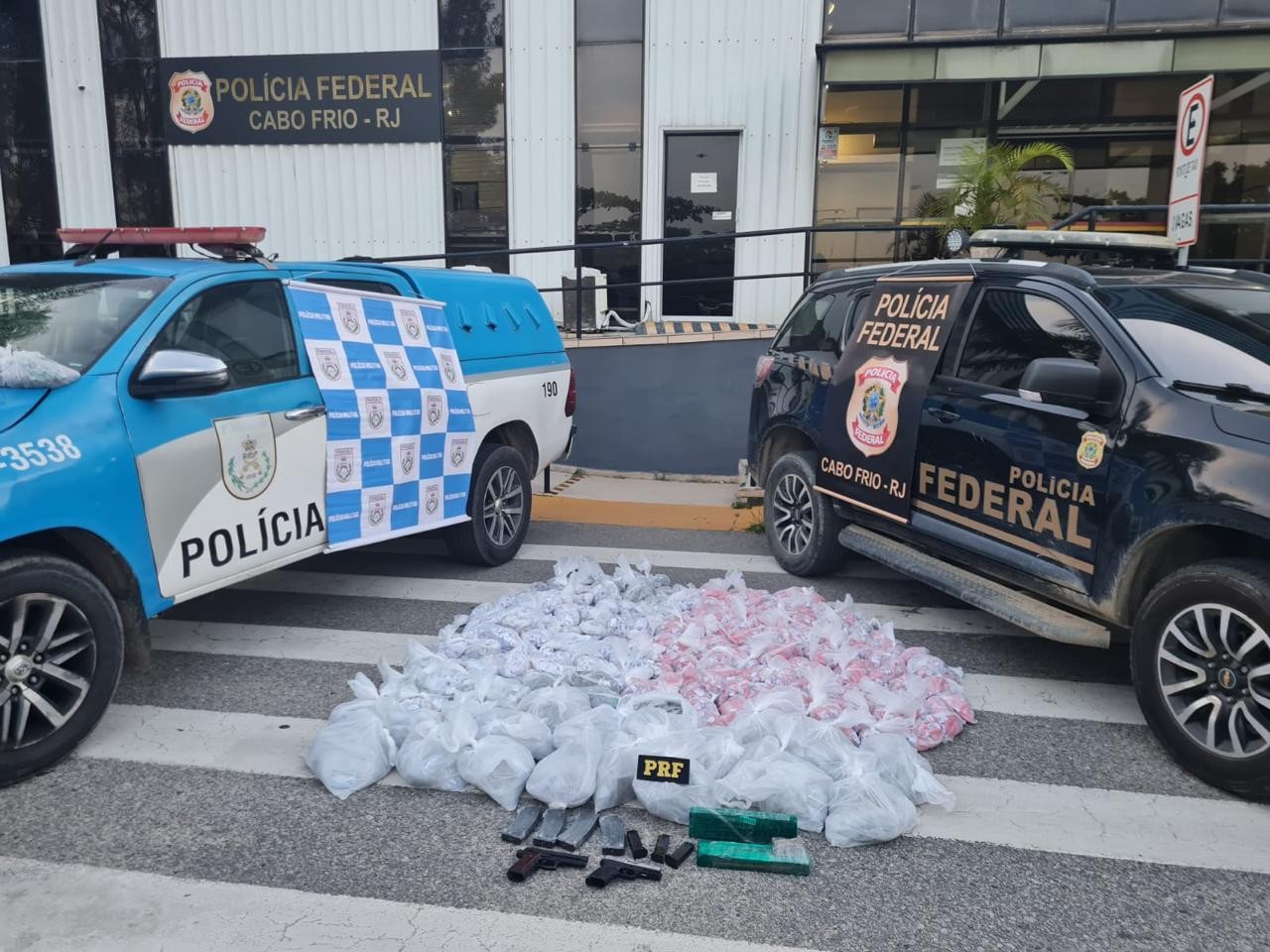 Mulher é presa com mais de 80kg de drogas que saíram da Rocinha para serem distribuídas na Região dos Lagos