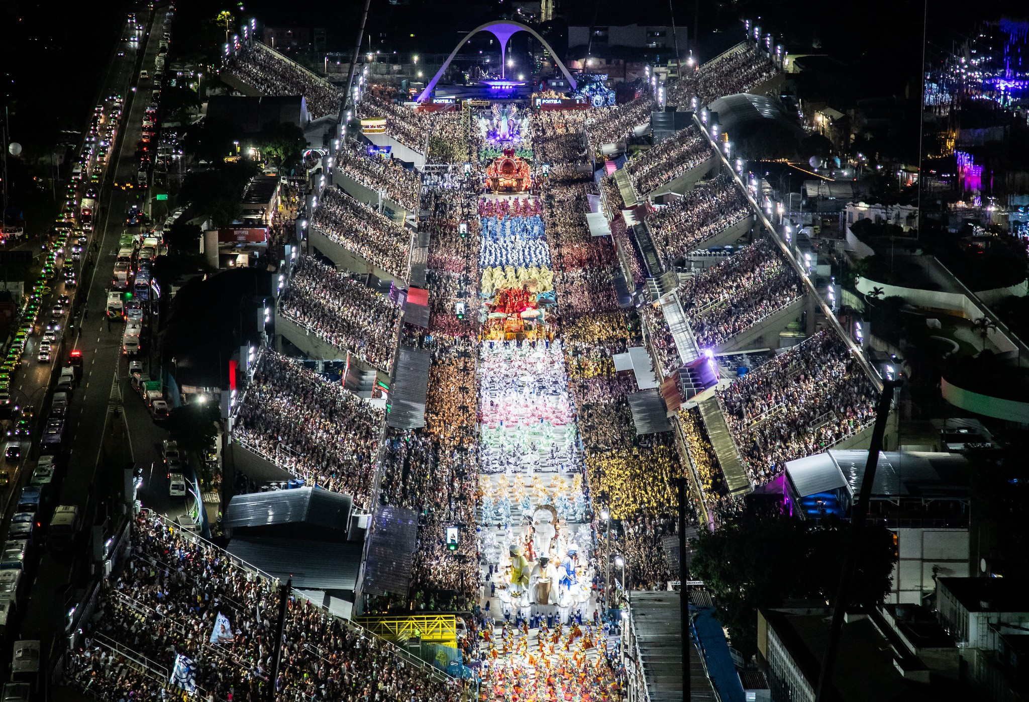 Quatro escolas passam pela Sapúcaí na 1ª noite do Grupo Especial