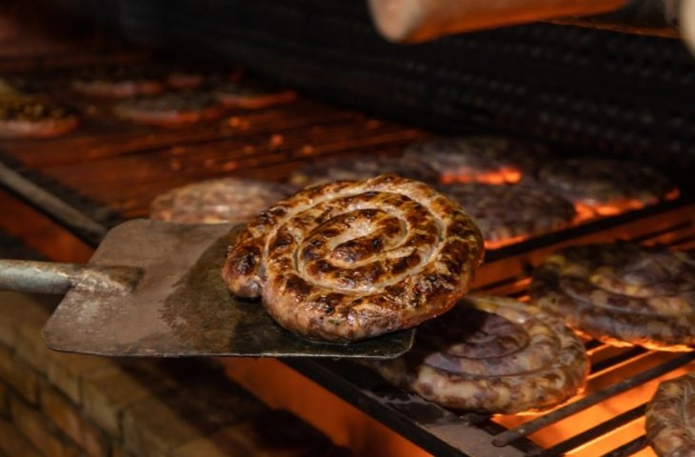 Festa da Linguiça': tradição reúne 20 toneladas da iguaria feita com laranja azeda e que tem selo 'anti-fake' | G1