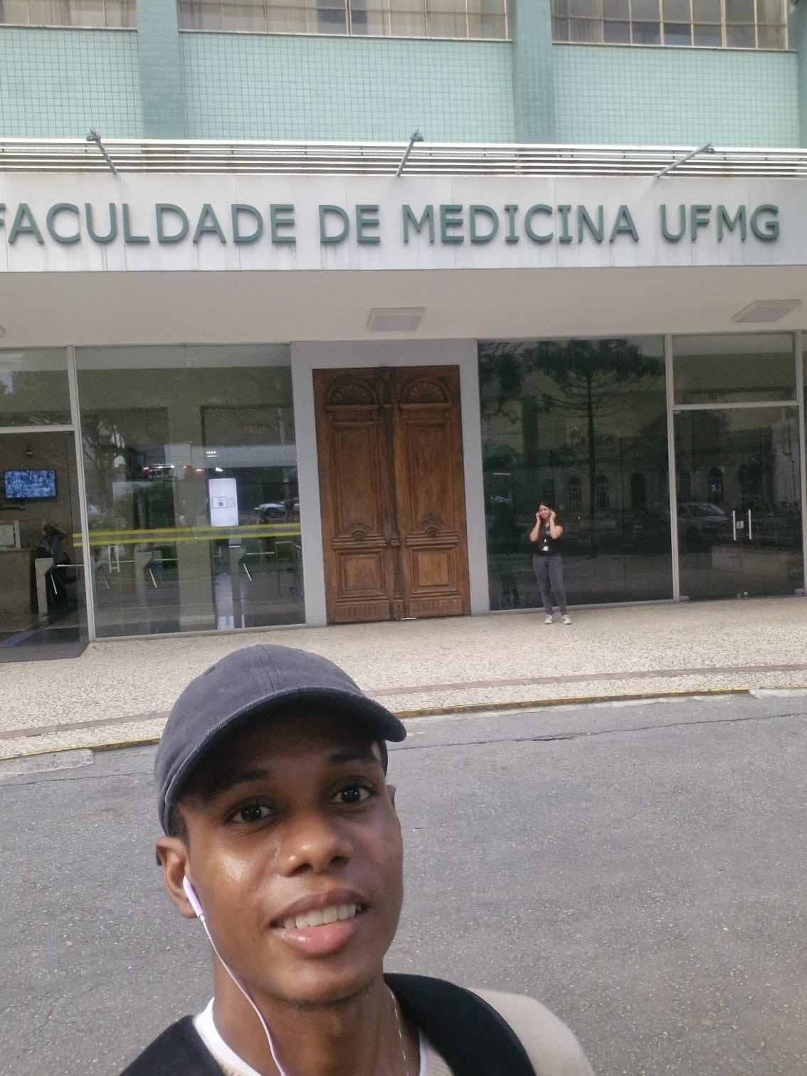 Quem é o jovem padeiro de RO aprovado em medicina em MG: 'Ouvir Linkin Park me ajudava' 