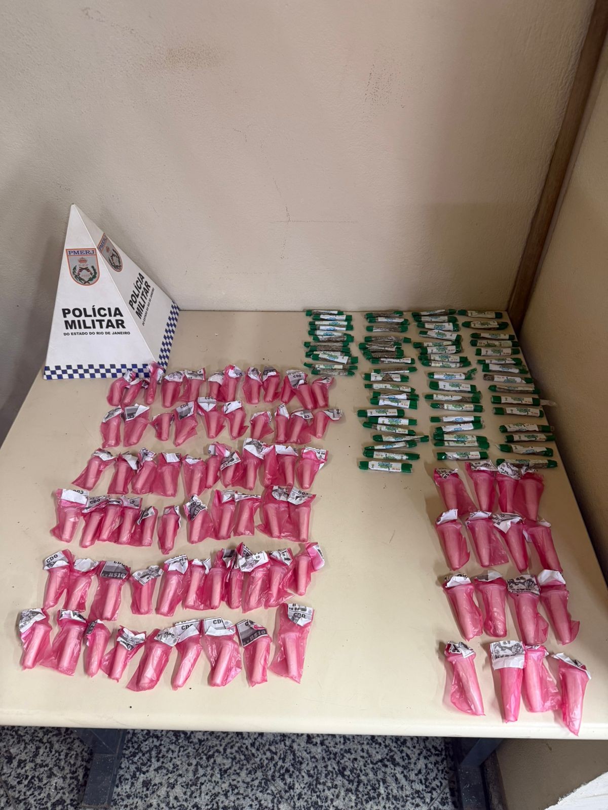 Operação da Polícia Militar captura foragido da Justiça e apreende drogas em Paraty