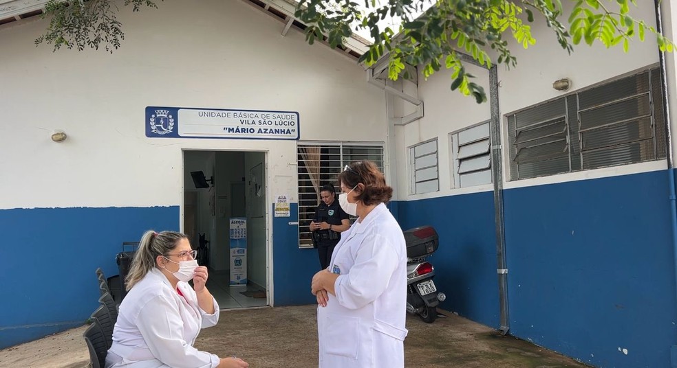 Coleta de Sangue foi suspensa na UBS São Lúcio de Botucatu (SP) — Foto: Adriano Baracho/TV TEM