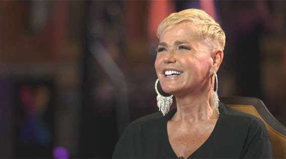 Entenda o que é artroscopia, procedimento realizado por Xuxa