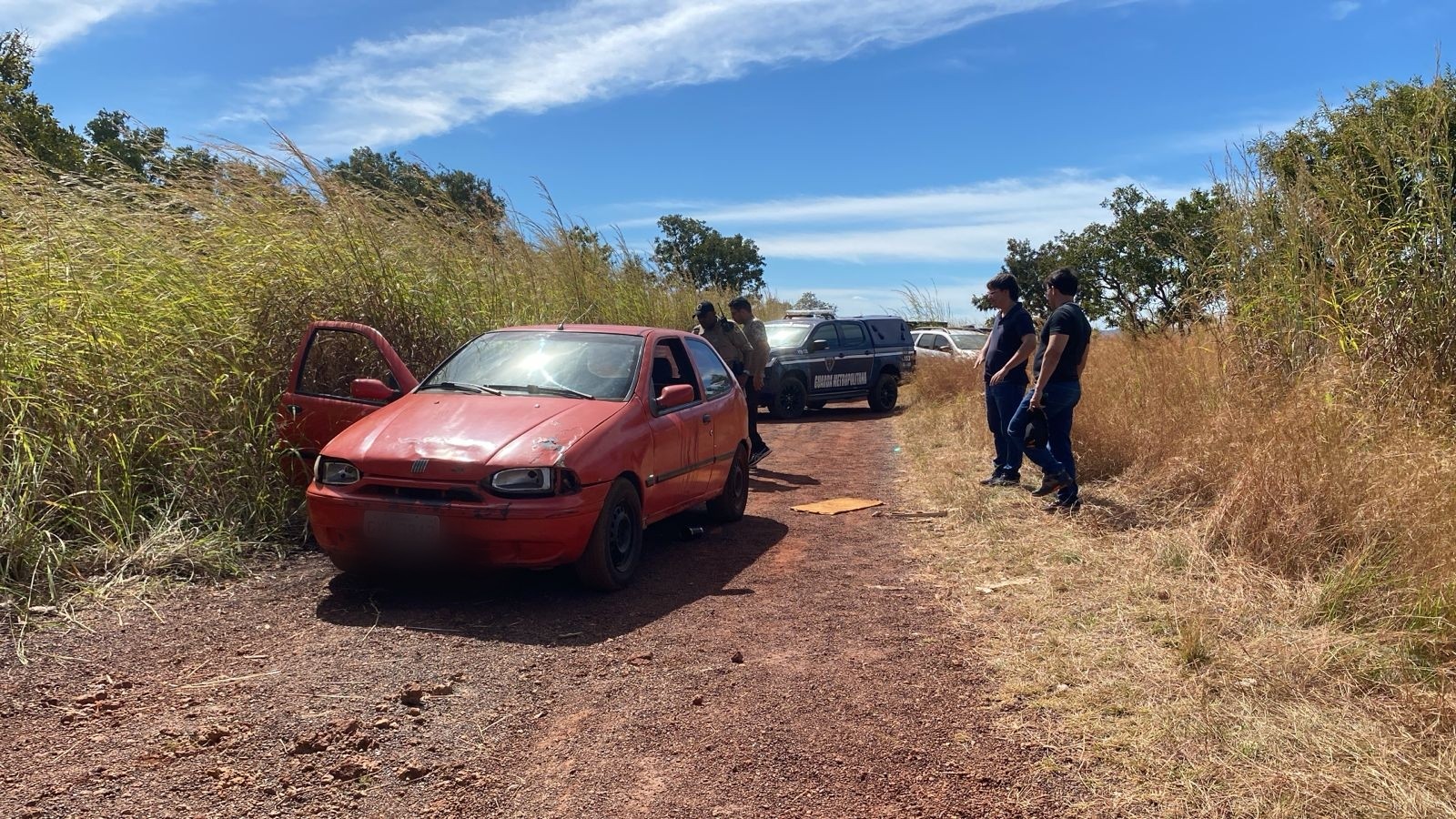 Dois homens são encontrados mortos com marcas de tiros dentro de carro em Palmas