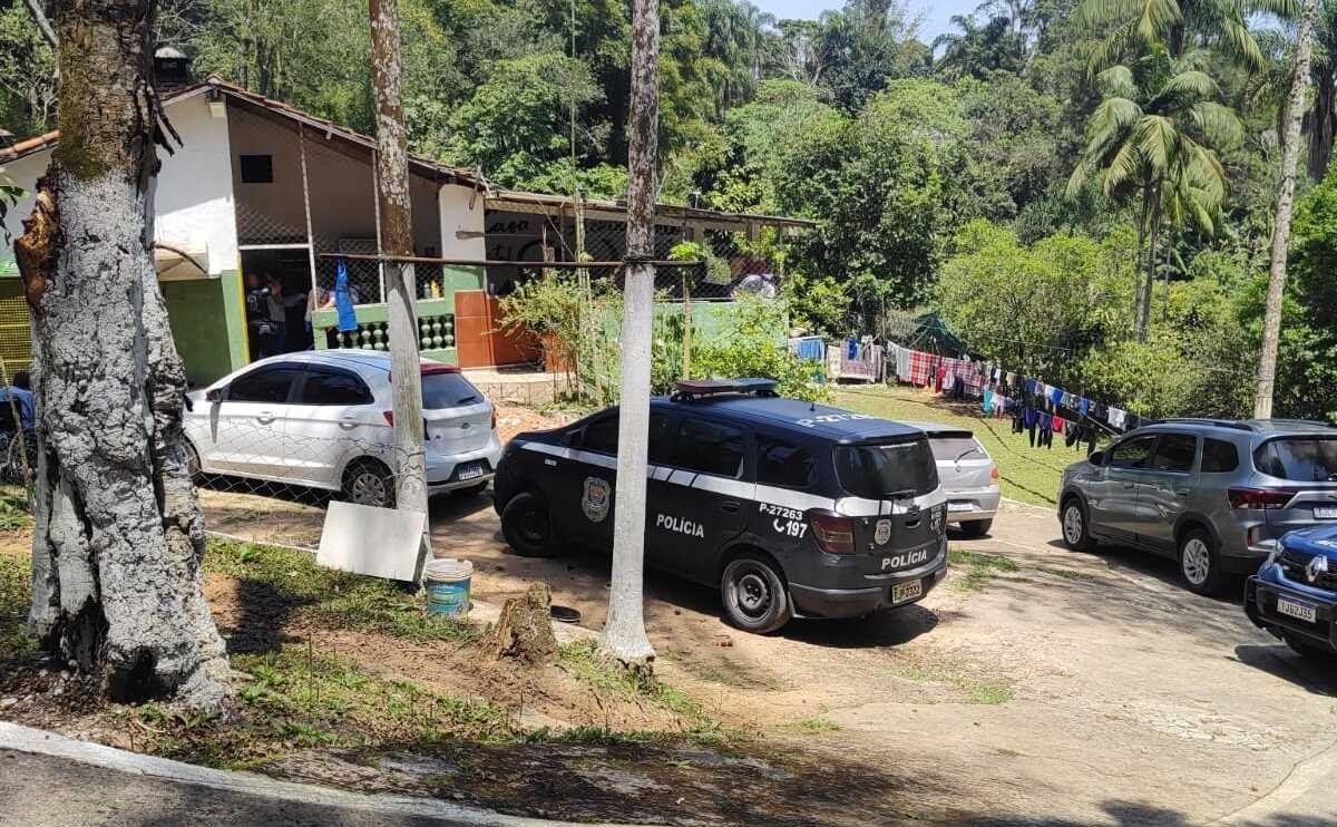 Instituição irregular para idosos e dependentes químicos é interditada em Suzano; homem foi preso