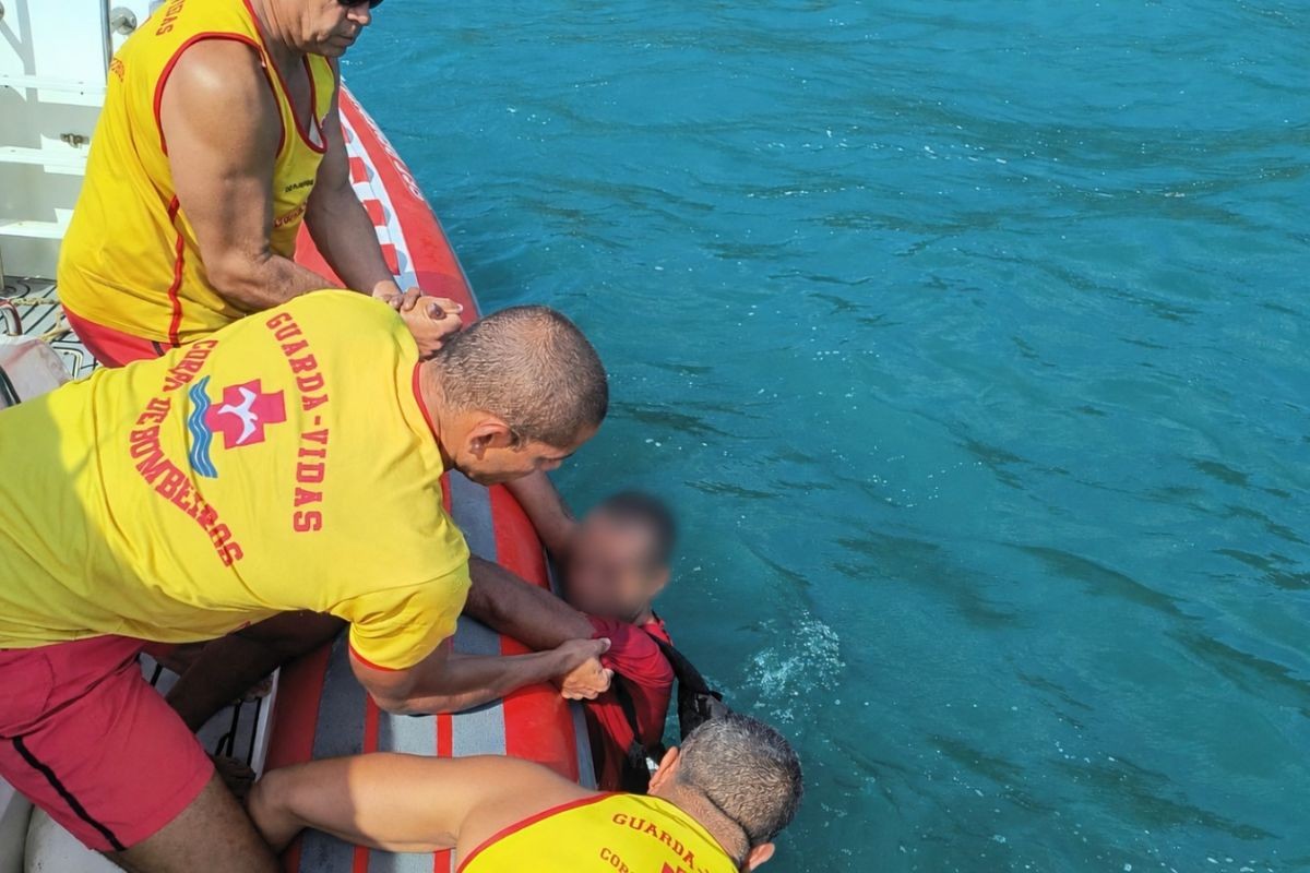 Homem furta picanha, bebida alcoólica e macarrão, foge pelo mar e acaba preso em Ilhabela