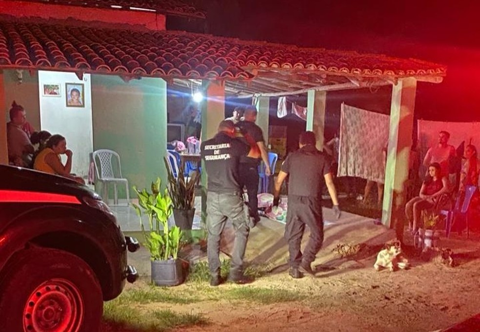 Médico morre eletrocutado ao tentar salvar caseiro que levava choque em fazenda no litoral do Piauí — Foto: Reprodução