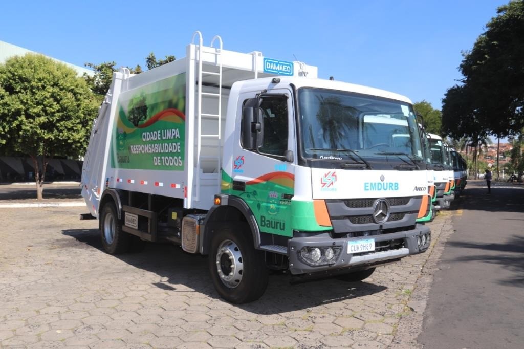 Empresa que aluga caminhões da coleta de lixo para Bauru pede rescisão do contrato