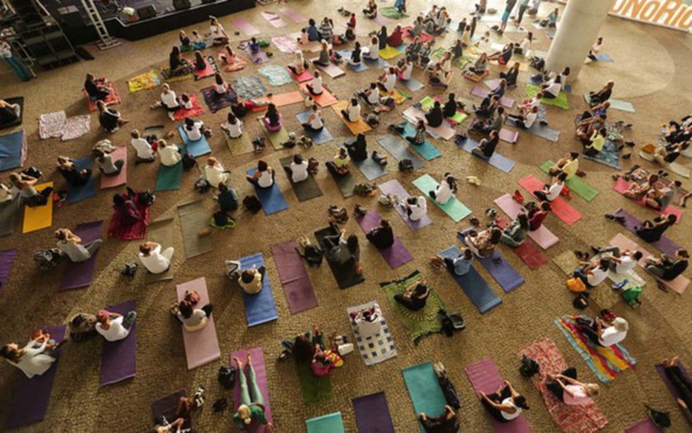 77 motivos para praticar yoga já.