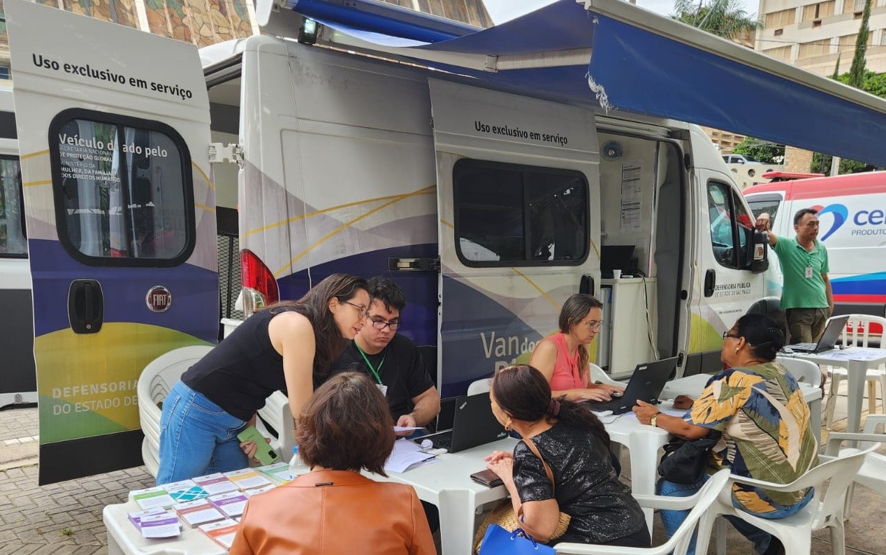Poupatempo Móvel realiza atendimentos gratuitos à população em Pereiras; veja serviços