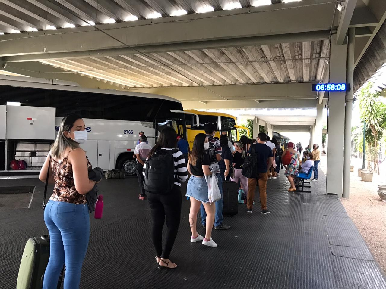 Lei que garante meia-passagem no transporte rodoviário intermunicipal a ...