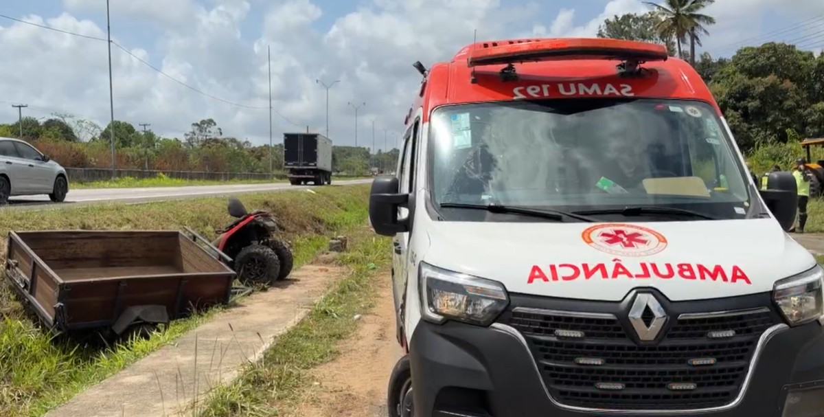 Mulher morre e dois homens ficam feridos em acidente na BR-101, em Alhandra, na Paraíba