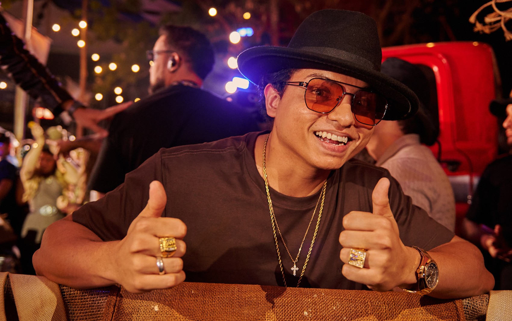 Sucesso na internet, Filho do Piseiro curte o Barretão pela primeira vez e quer cantar na festa: ‘Sonho de infância’