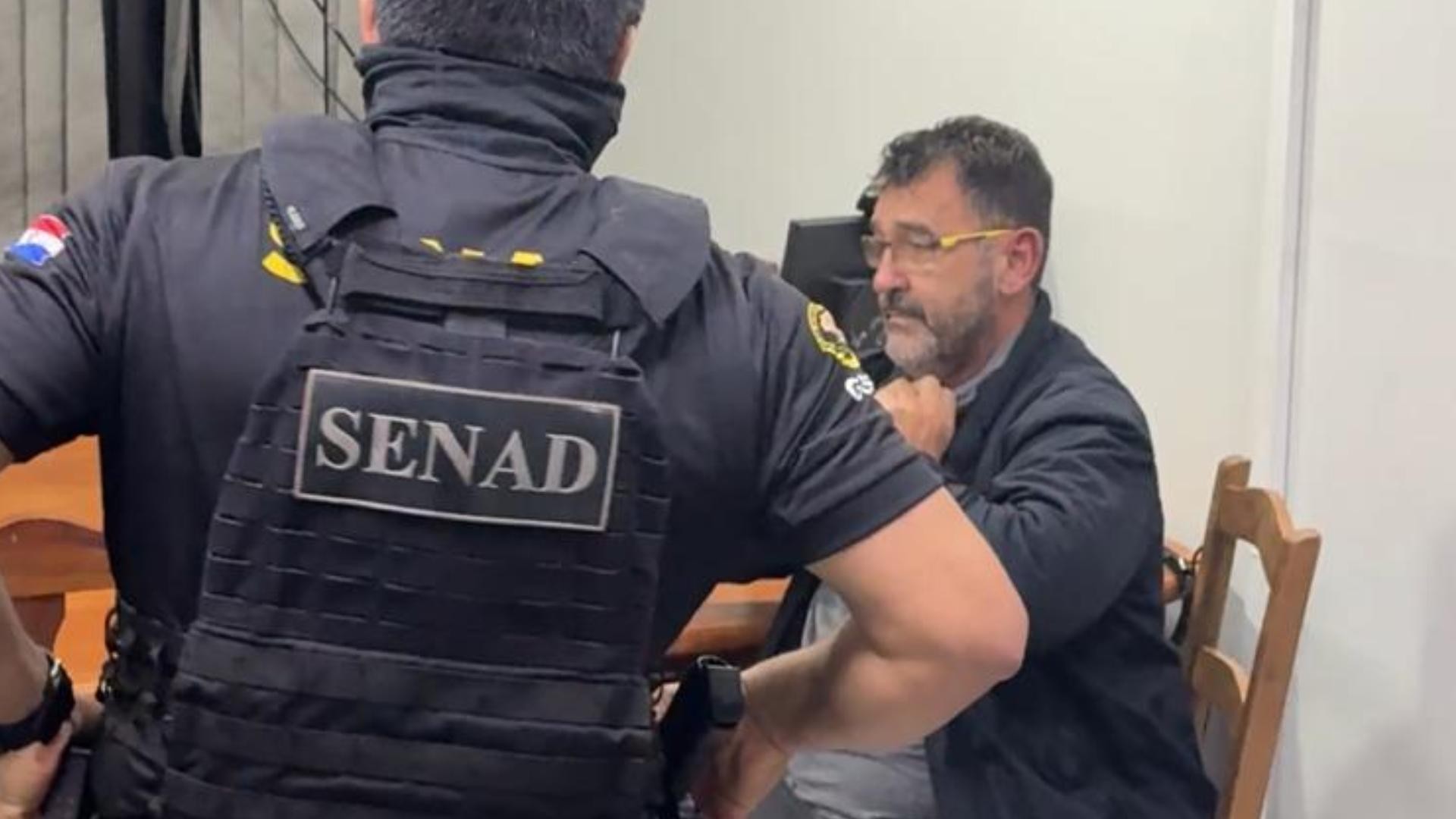 Polícia do Paraguai entrega à Polícia Federal homem foragido há mais de 30 anos por matar ex-esposa com 72 facadas