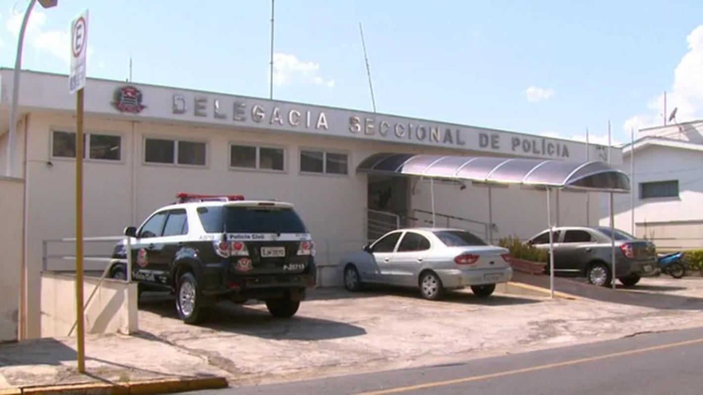 Mulher é presa após resgate de 15 cães sem água e alimento em São João da Boa Vista