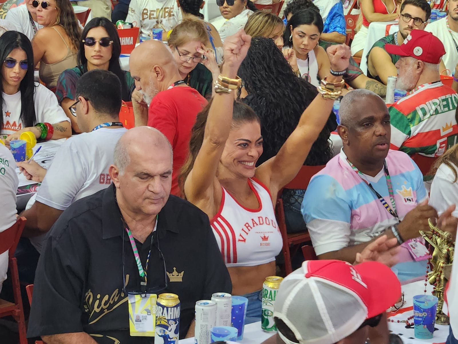 Juliana Paes fala da emoção no desfile: 'perdi toda a sensualidade'