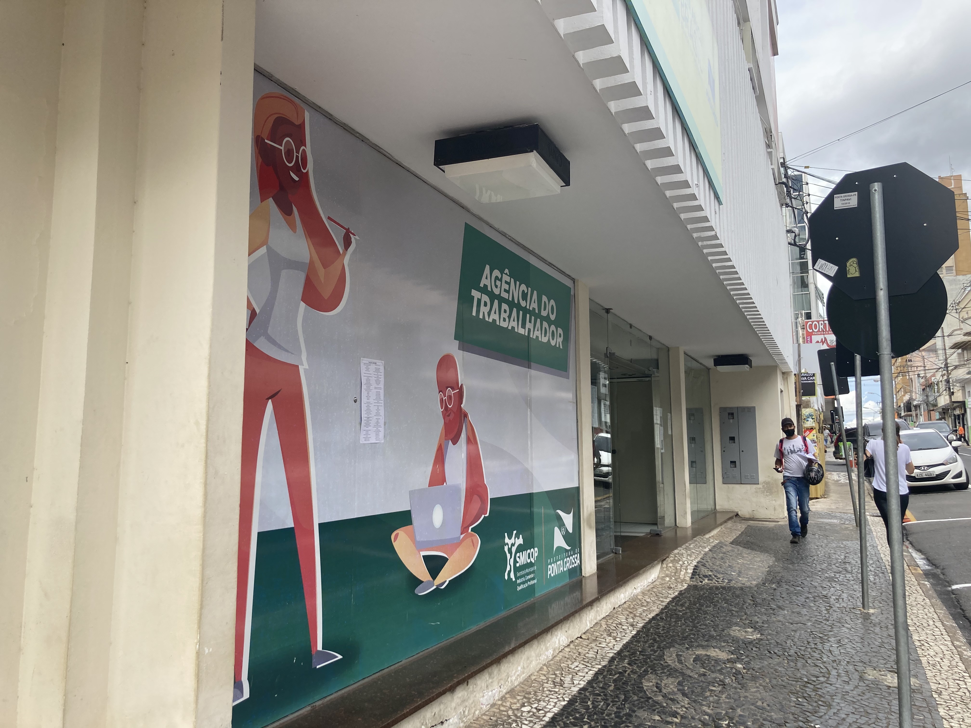 Emprego em Ponta Grossa e região: veja vagas disponíveis e áreas com mais oportunidades em maio