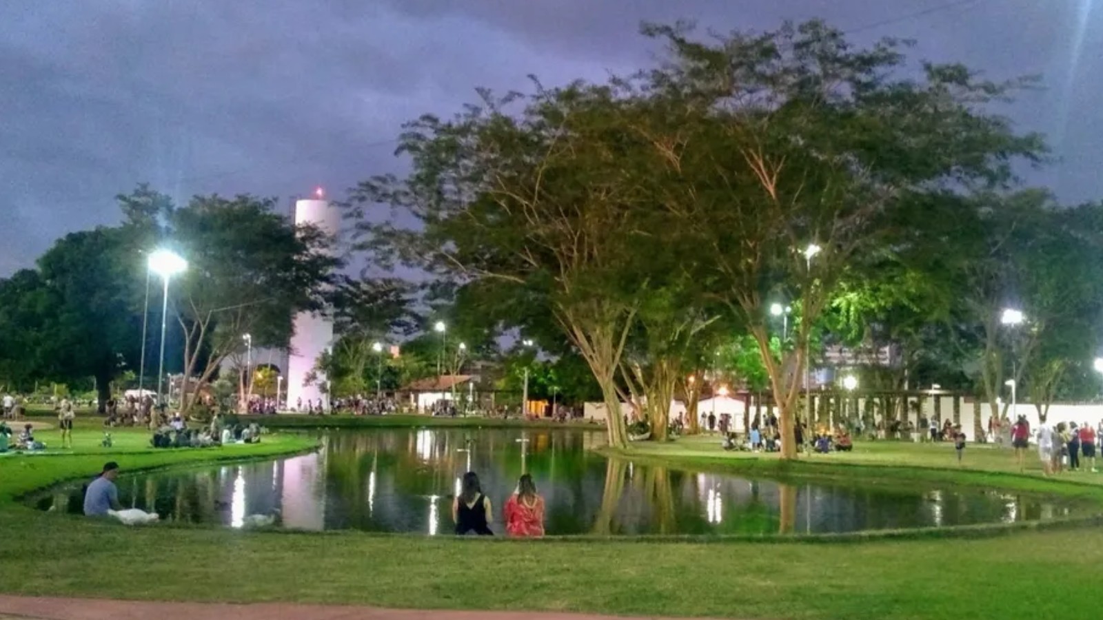 Visitante cai em trecho da linha férrea após tentar recuperar drone no Parque da Cidadania