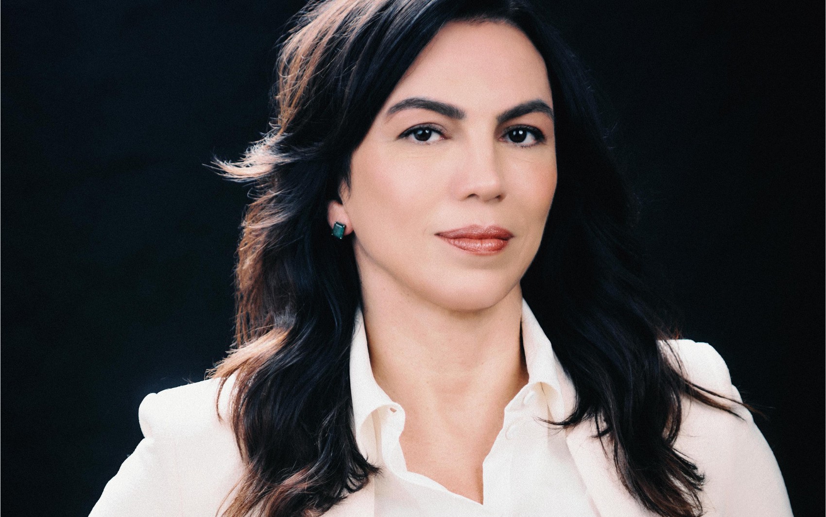 Jornalista Ana Paula Araújo participa da Feira Internacional do Livro de Ribeirão Preto, SP