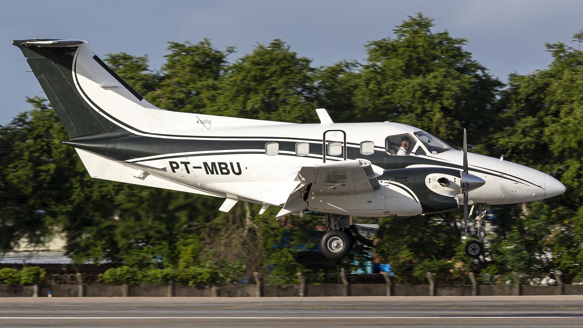 O que se sabe e o que falta saber sobre o avião de pequeno porte que caiu no interior de SP