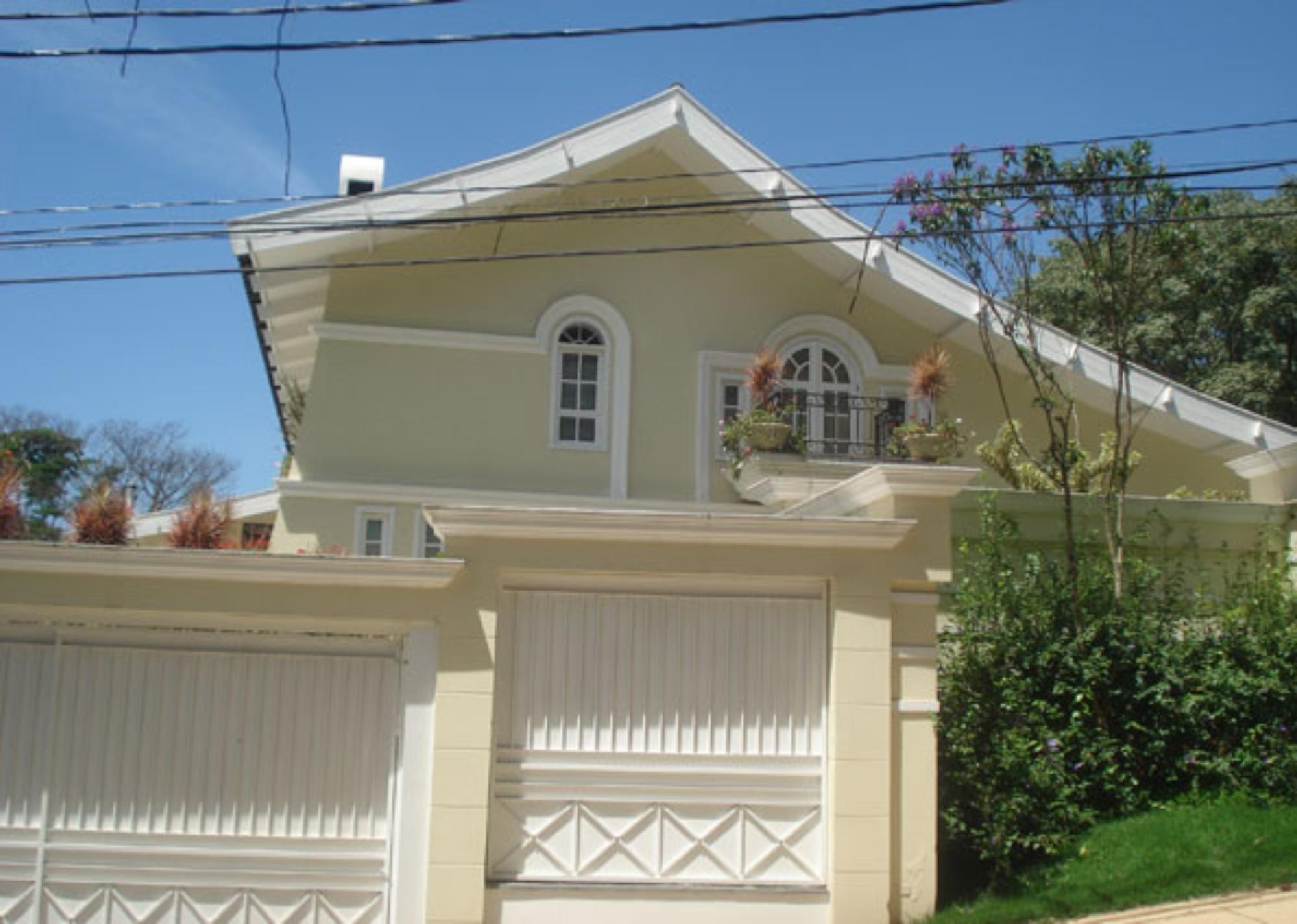 Suspeita de invasão à mansão de Silvio Santos gera ação da PM em SP