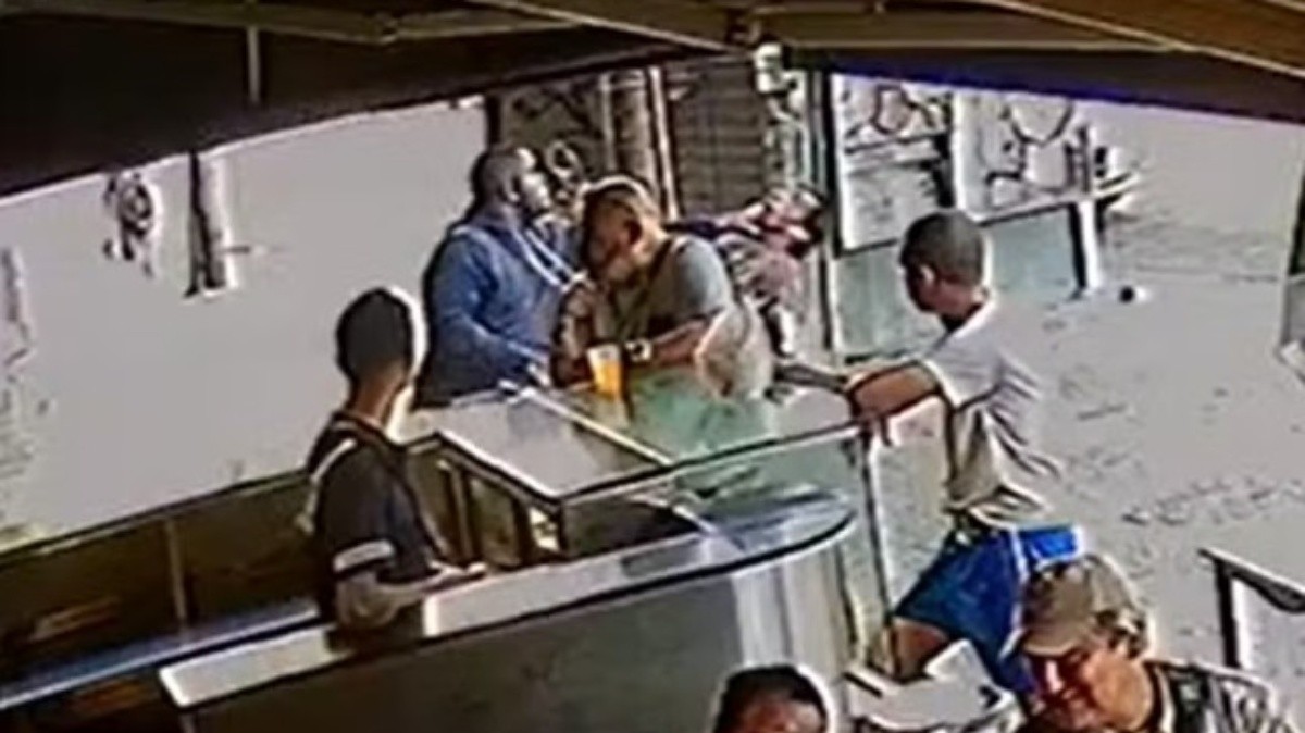 Segurança acusado de matar morador de rua a golpes de cassetete vai a júri popular