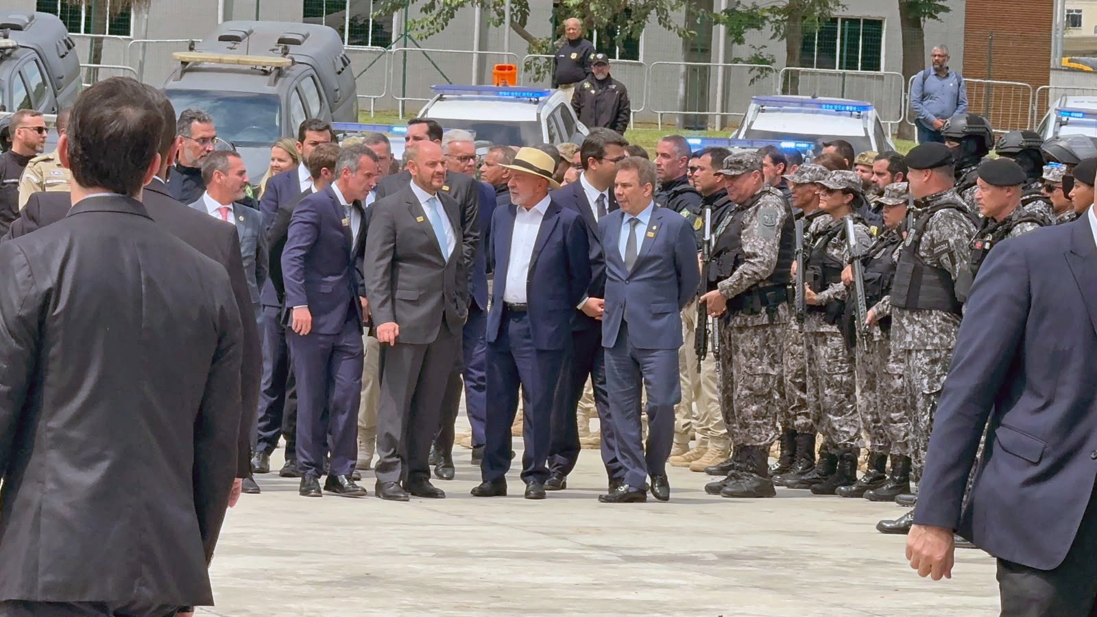 Lula anuncia força-tarefa para combater roubo de cargas nas rodovias federais do RJ