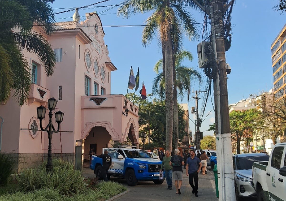 Manifestação em Teresópolis pede saída de secretário de Segurança