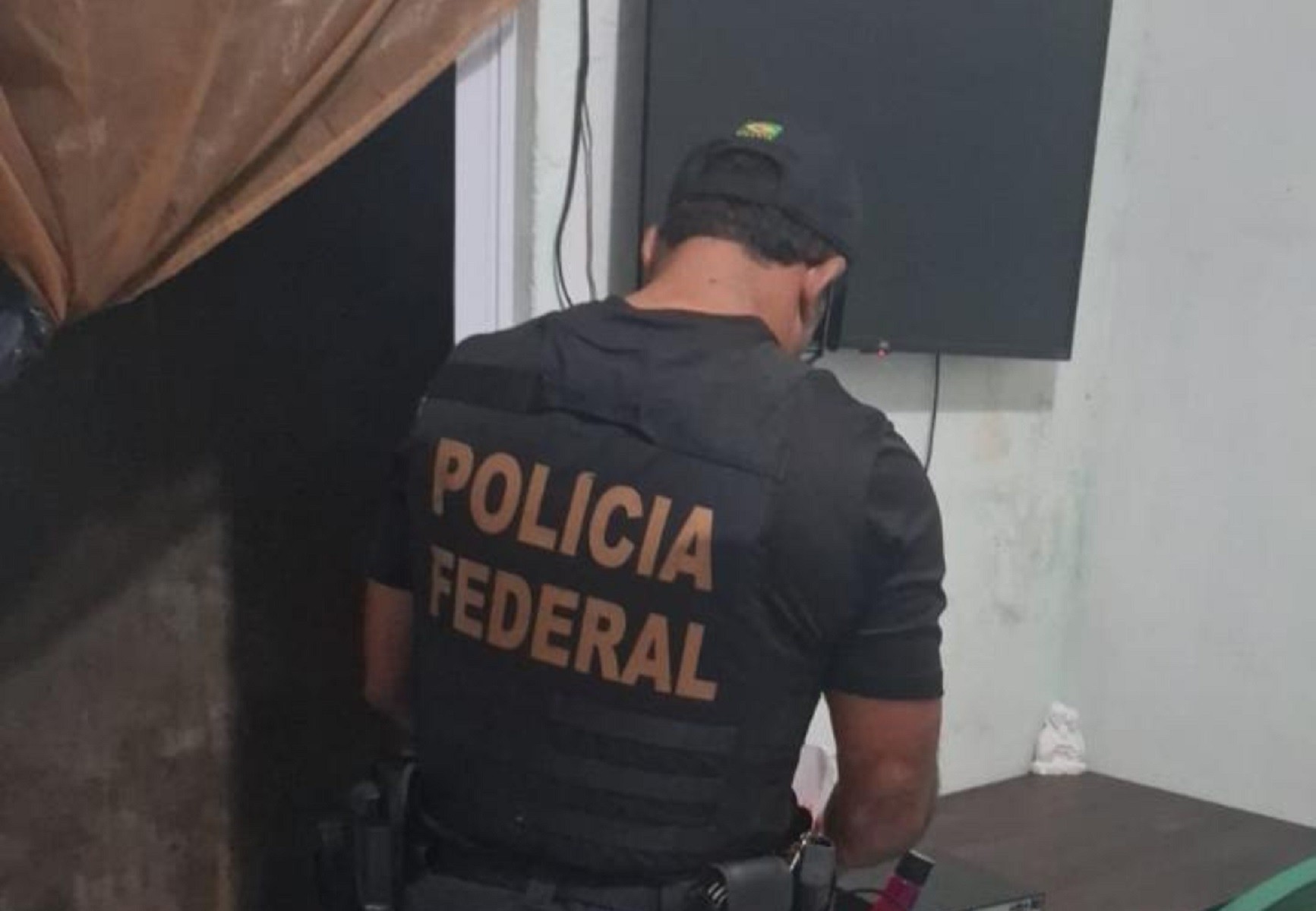 PF prende suspeitos de causar prejuízo de R$ 800 mil a banco fraudando empréstimos com documentos falsos