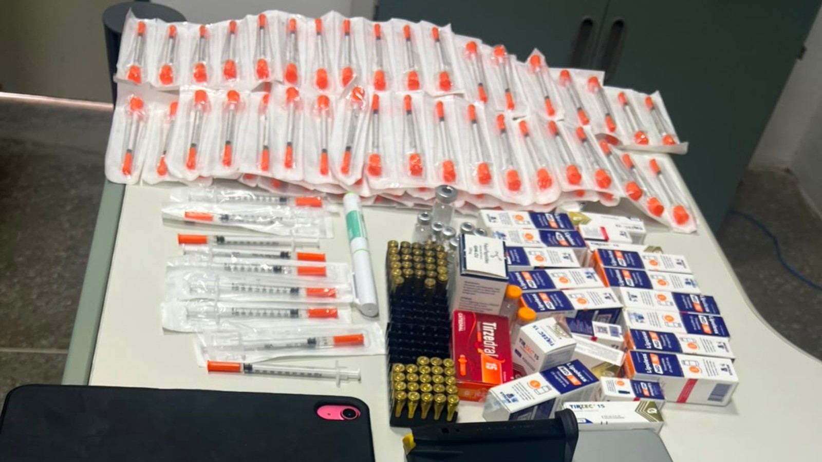 Mulher é presa no Ceará em operação contra a comercialização irregular de medicamentos para emagrecer
