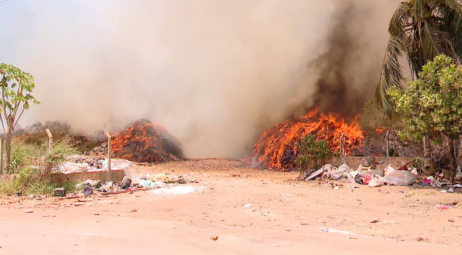 'Durará alguns dias', diz Bombeiros sobre incêndio em Iranduba | G1